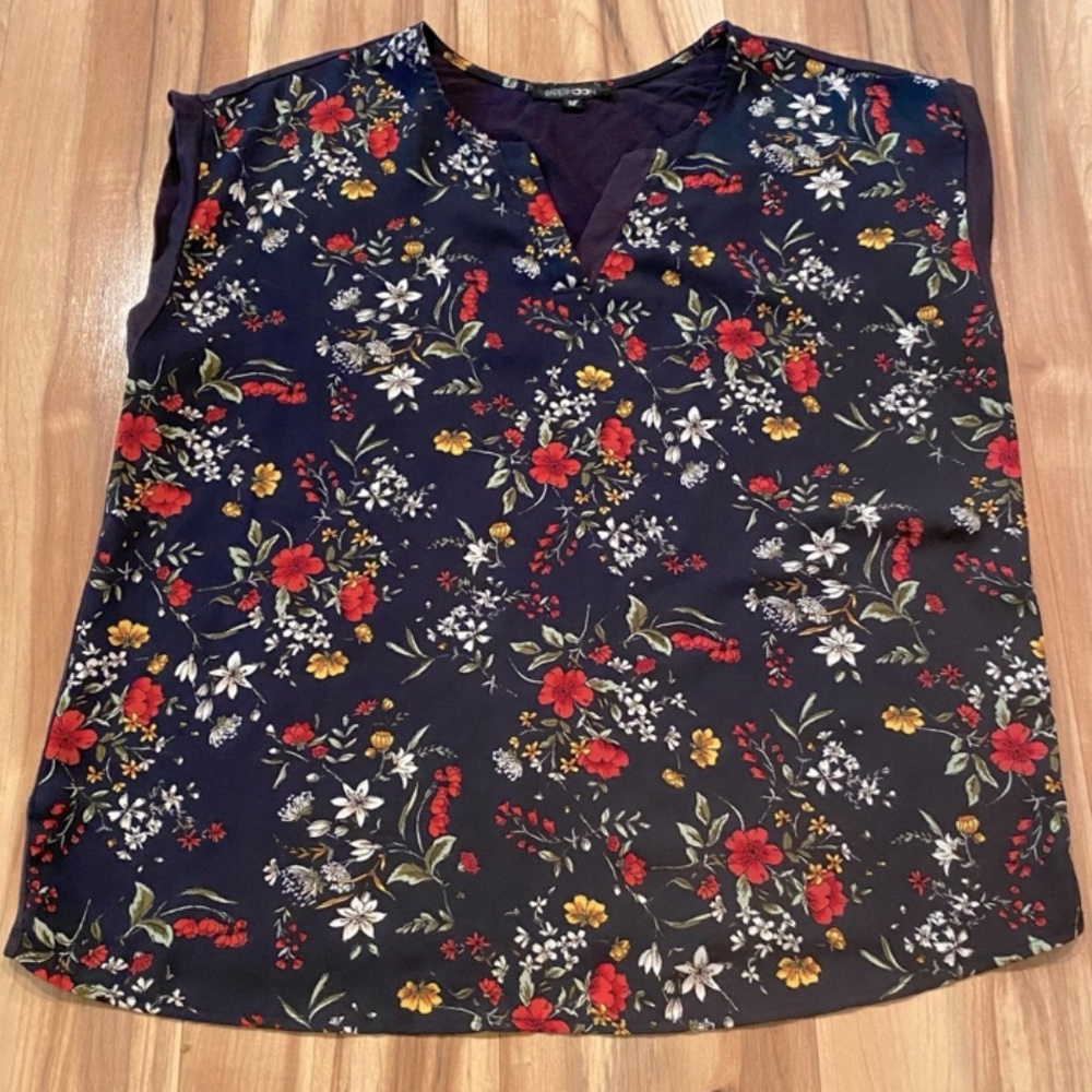 Papermoon navy floral sleeveless top—MP